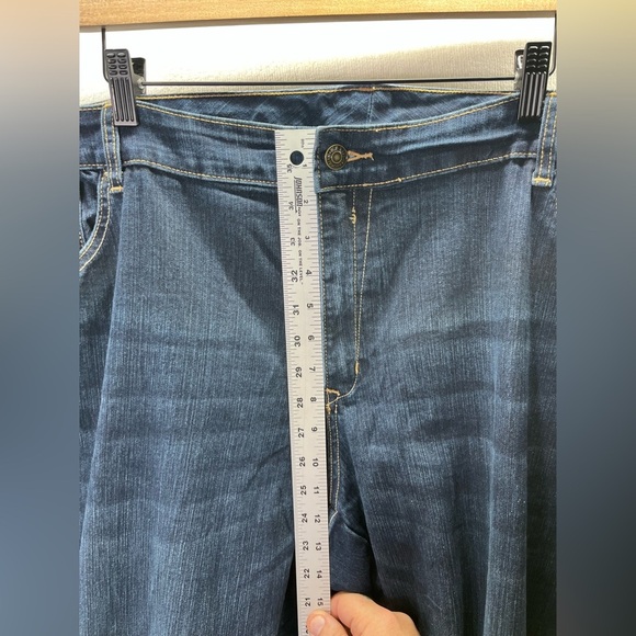 Old Navy Flare Jeans Womens 28W Plus size Blue Stretch Denim Pants Comfy 2379 - Picture 5 of 9